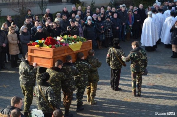 У Луцьку прощалися з бійцем 51-ої бригади. ФОТО. ВІДЕО