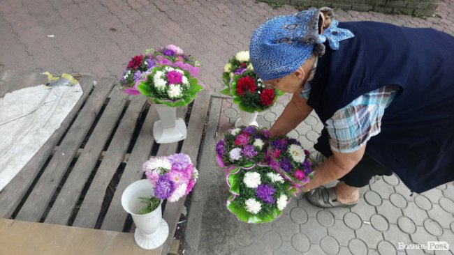 «Квітковий бум» на перший дзвоник: ціни в Луцьку. ФОТО