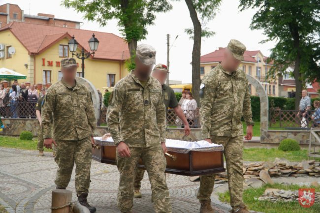 Хотів одружитися з коханою, з якою прожив багато років: на Волині поховали Героя Андрія Киричика