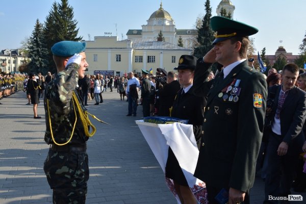 Ліцеїсти-першокурсики отримали погони та нове звання. ФОТО