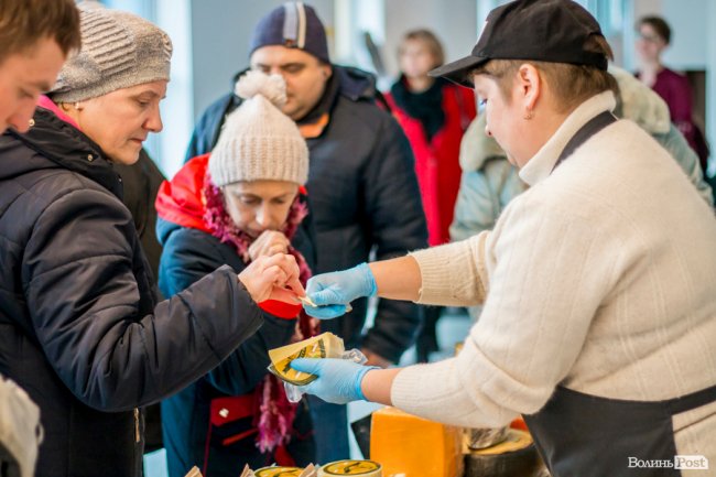 Відмінний смак та якість: «Старий Порицьк» презентував у Луцьку органічні сири*