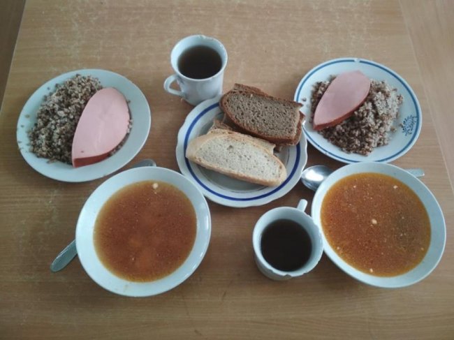 Як годують дітей у правознавчому ліцеї в Луцьку. ФОТО