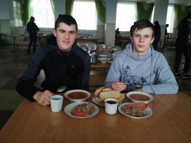 Як годують дітей у правознавчому ліцеї в Луцьку. ФОТО