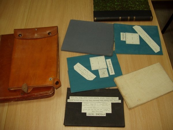 Чоловік віз через кордон старовинні військові карти. ФОТО