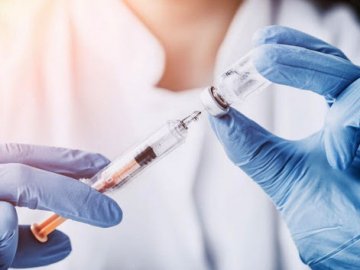 Уряд готовий компенсувати українцям побічну дію вакцинації 