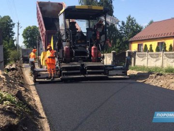 У волинській громаді дорогу ремонтують за новою технологією. ФОТО