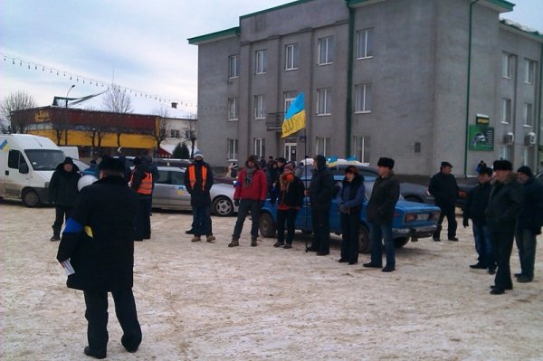 На Волині голова районних регіоналів випадково приєднався до Автомайдану. ФОТО. ВІДЕО