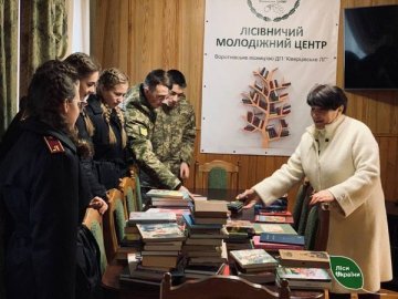 Біля Луцька запрацював лісовий буккросинг. ФОТО