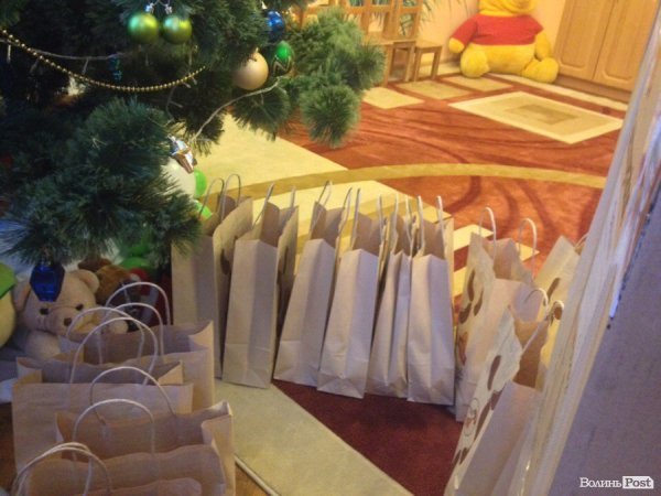 Вихованці будинку дитини отримали подарунки від Святих Миколаїв