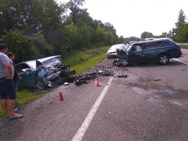 Лоб в лоб: на трасі «Львів-Тернопіль» – смертельна аварія. ФОТО