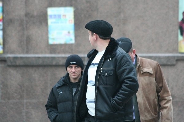 Луцьких мітингувальників налякали автобуси з людьми. ФОТО