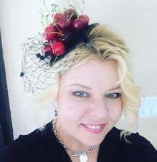 Волинська вчителька стала престижним стилістом у Канаді