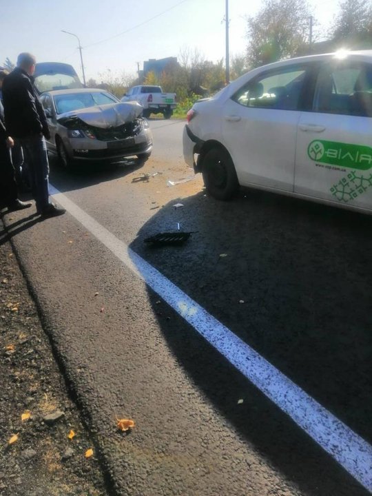 Під Луцьком зіткнулися дві автівки. ФОТО