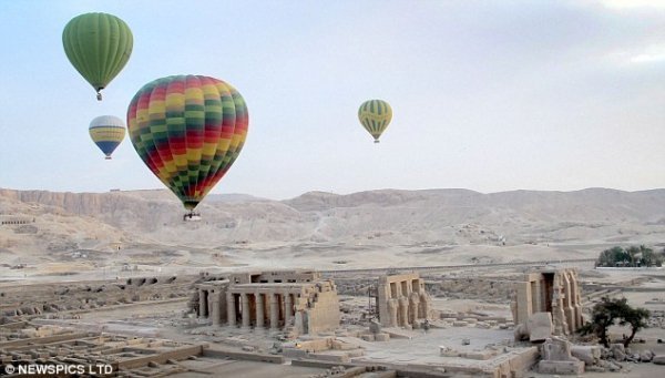 У Єгипті впала повітряна куля, загинули туристи. ФОТО