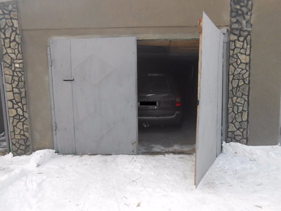 Кілер підстеріг підприємця, коли той замикав гараж