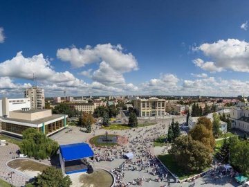 Весняний Луцьк з висоти пташиного польоту. ВІДЕО