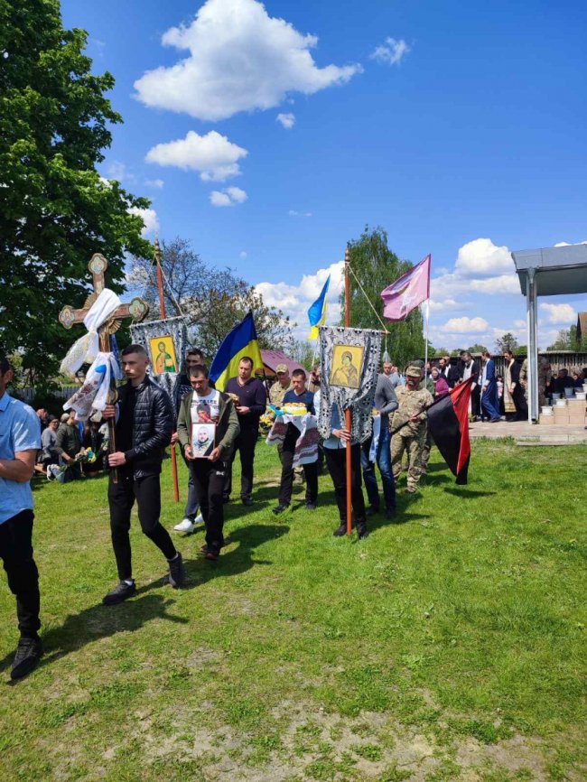 У Луцькому районі попрощались із 18-річним Героєм Володимиром Жучком
