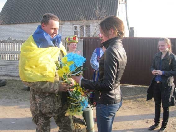 На Ковельщині зустріли демобілізованого бійця. ФОТО