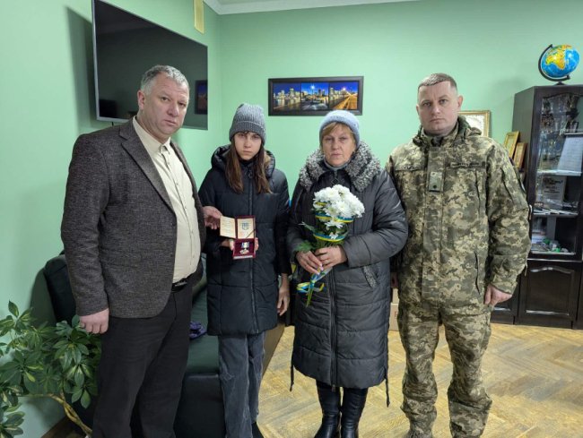 На Волині рідним загиблого воїна вручили його посмертний орден