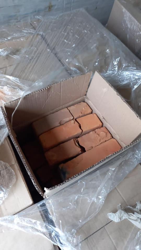 На волинському кордоні зупинили вантажівку, напаковану цеглою. ФОТО