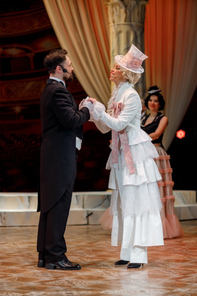 Борись до кінця за любов: які вистави покажуть на сцені Волинського драмтеатру 5 – 6 квітня