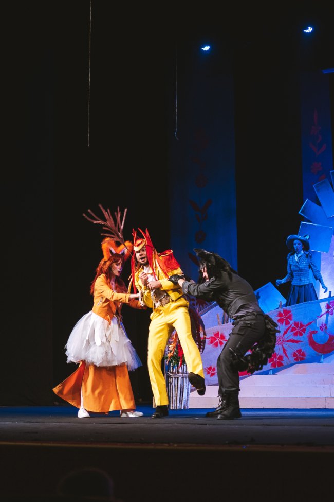 Борись до кінця за любов: які вистави покажуть на сцені Волинського драмтеатру 5 – 6 квітня