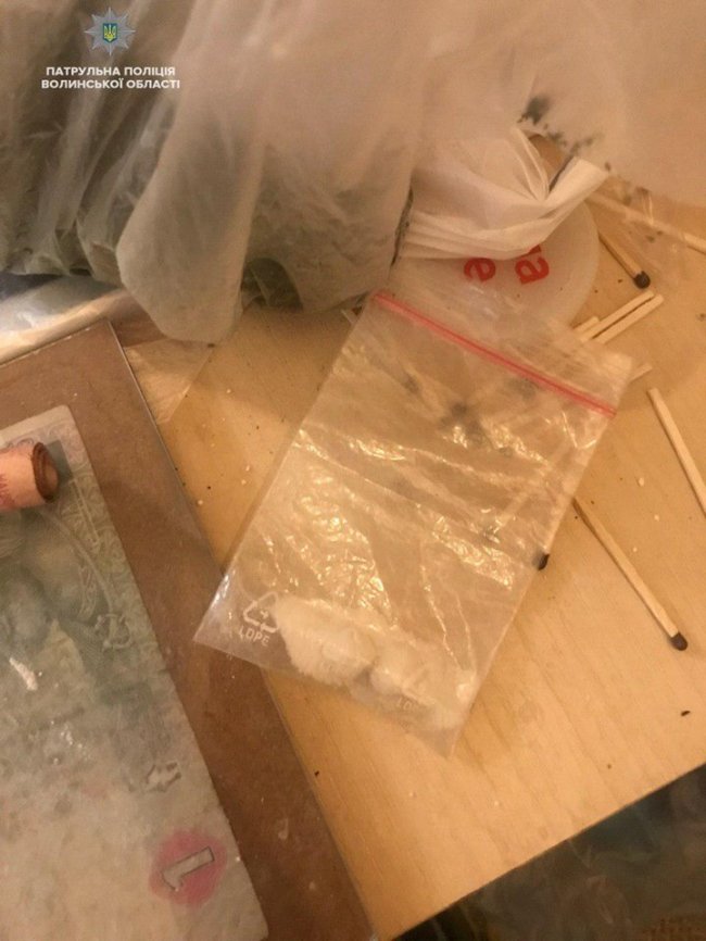 У Луцьку неадекватний чоловік перебрав з наркотиками і кричав про допомогу