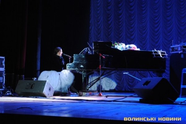 Екс-губернатор Клімчук пообіцяв ходити на всі концерти в драмтеатрі. ФОТО