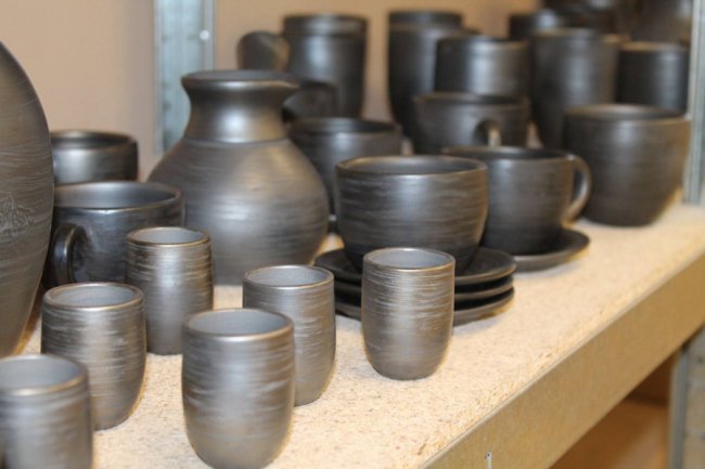 У селі під Луцьком дітей безкоштовно навчатимуть гончарству. ФОТО