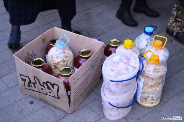 У Луцьку відправили допомогу бійцям АТО. ФОТО