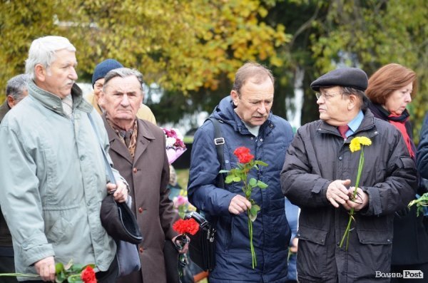 У Луцьку вшанували загиблих солдатів. ФОТО
