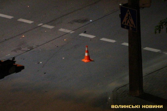 У Луцьку очевидці розшукали авто, яке водій покинув після аварії на сусідній вулиці. ФОТО