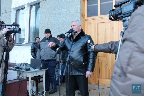 На мітинг у Нововолинську вийшло близько тисячі мешканців. ФОТО