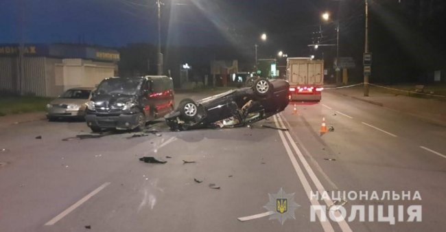 Повідомили деталі вечірньої автотрощі на Конякіна у Луцьку. ФОТО