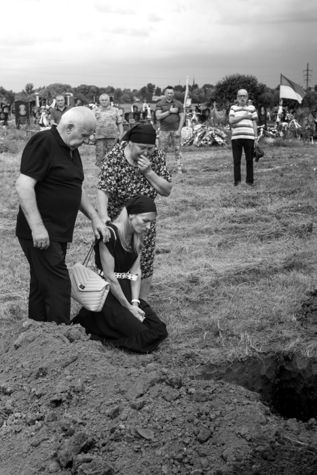 Луцька громада провела в останню дорогу загиблого Героя Миколу Близнюка. ФОТО