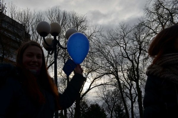 У Луцьку збудували «живий ланцюг» на підтримку євроінтеграції. ФОТО