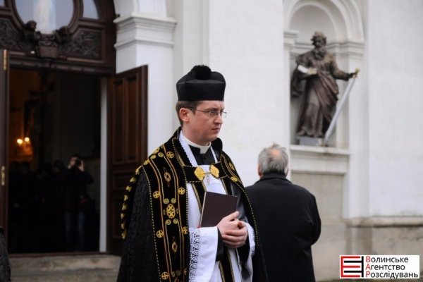 У Луцьку попрощалися з відомим волинянином. ФОТО