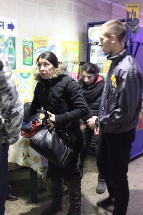 Луцькі активісти оголосили війну циганам на автостанції. ФОТО. ВІДЕО