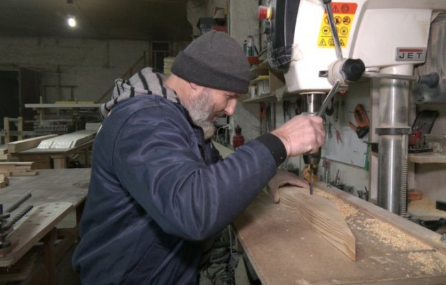 Подружжя волинян за грантові кошти виробляє авторські дитячі майданчики. ВІДЕО