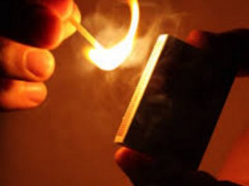 Волинянину підпалили господарську будівлю