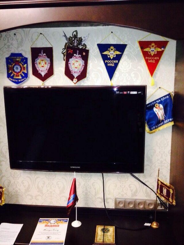 У кабінеті спійманого на хабарі начальника міліції Одеси знайшли штандарти МВС РФ