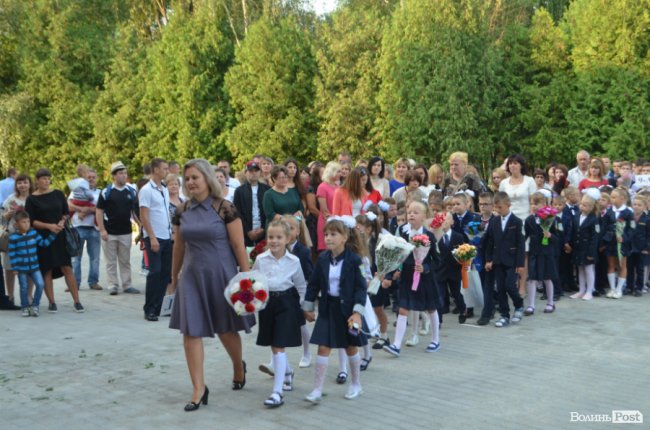 Свято першого дзвоника у луцькій школі №22. ФОТО