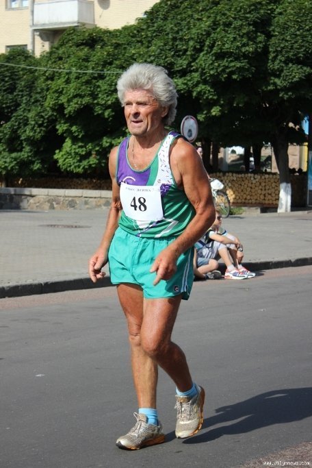 Найстарший учасник змагань - 68-річний киянин Володимир Сергієнко