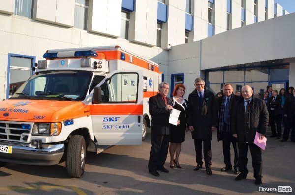 Волиняни подарували реанімаційний автомобіль для жителів Волновахи