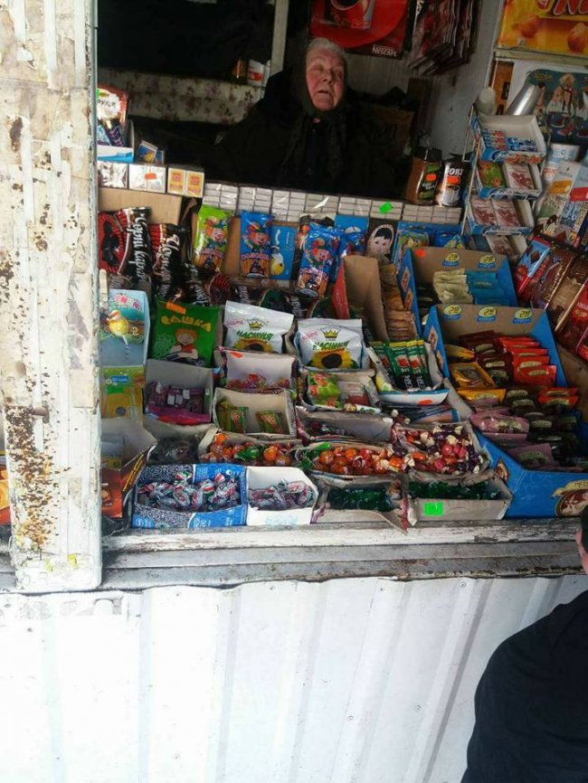 У Луцьку муніципали виявили «точку», де торгують сурогатом