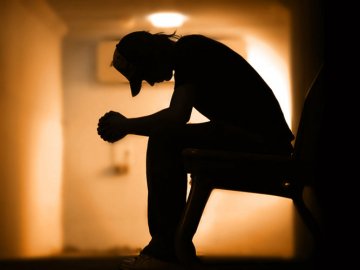 Шокуючі цифри від ЮНІСЕФ: кожні 11 хвилин у світі підліток позбавляє себе життя  