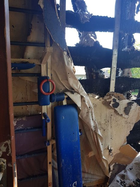 Вогонь знищив помешкання та майно: просять допомогти родинам з Волині, в яких згорів будинок 