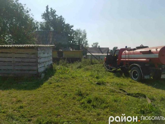 На Волині у бабусі згорів будинок. ФОТО