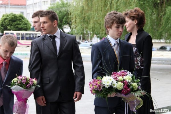 Луцьк відгуляв шкільні випускні. ФОТО