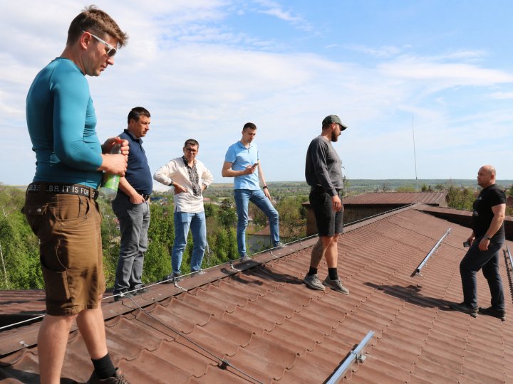 У лікарні на Волині встановлюють гібридну сонячну електростанцію